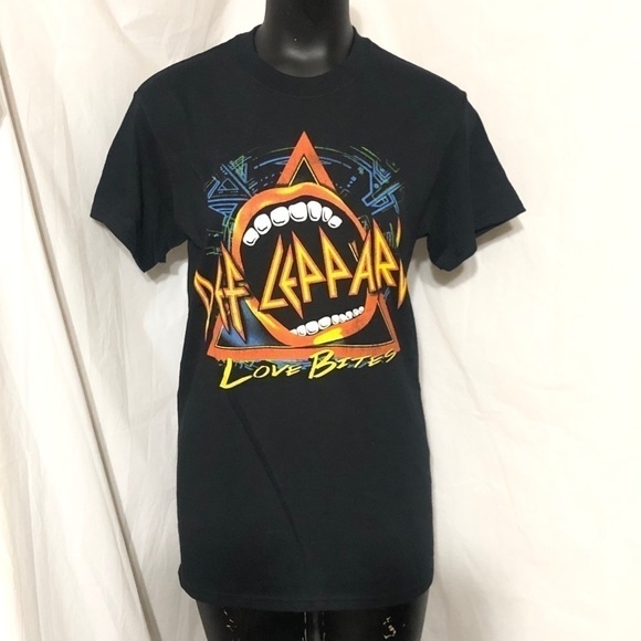Goodie Two Sleeves Tops - NEW Def Leppard Love bites in Black Size Small New